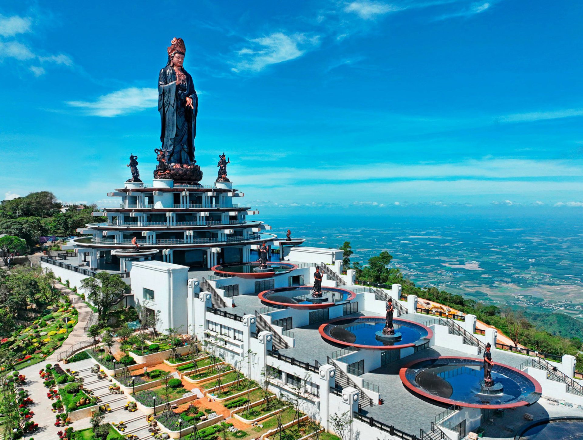 TAY NINH – BA DEN MOUNTAIN – CABLE CAR – Cao Dai Temple – Go Ken Pagoda